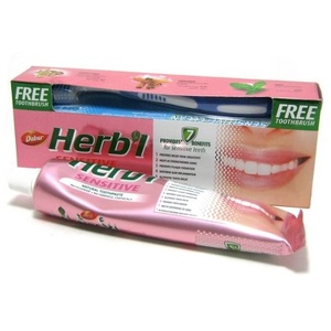 Зубная паста для чувствительных зубов (sensitive) + зубная щетка Dabur Herbl